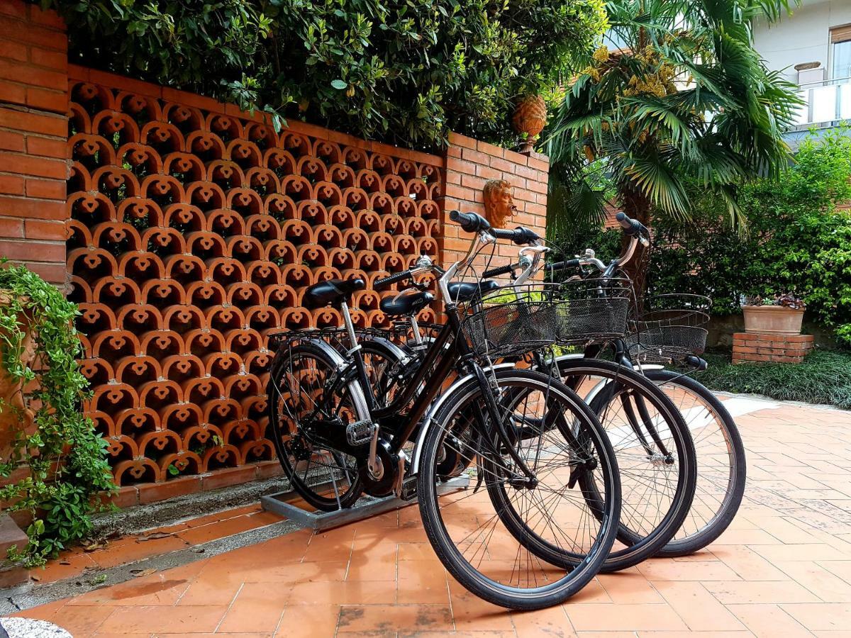 Il Villino Bed & Breakfast ลุคคา ภายนอก รูปภาพ